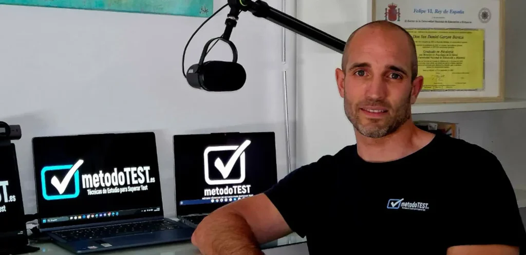 Ian Garzón presenta su método de estudio para oposiciones tipo test.